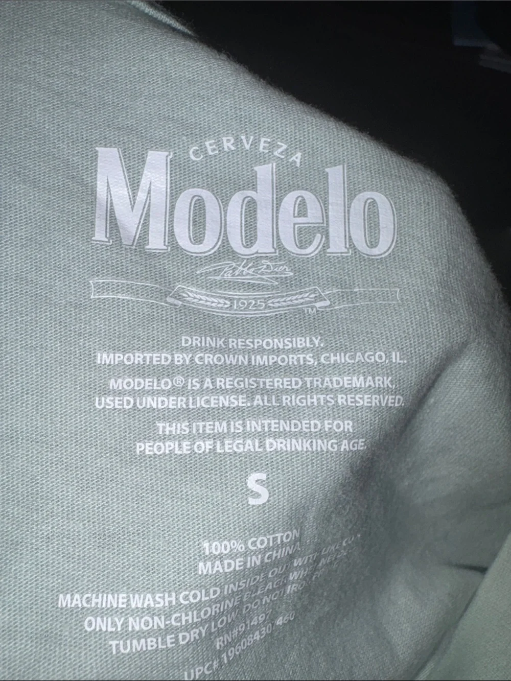 Modelo Licensed Graphic Tee - Picture 5 of 5